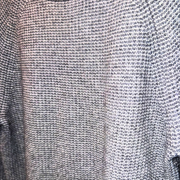 J. CREW Men's Waffle Crewneck Cashemere Sweater in Charcoal - M - Picture 11 of 13